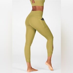 Fabletics thyme oasis High-Waisted cropped keyhole pureluxe Leggings 3X